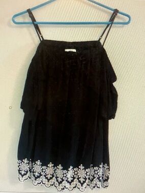 Old Navy Black Mini Skirt with White Floral Embroidered Hem